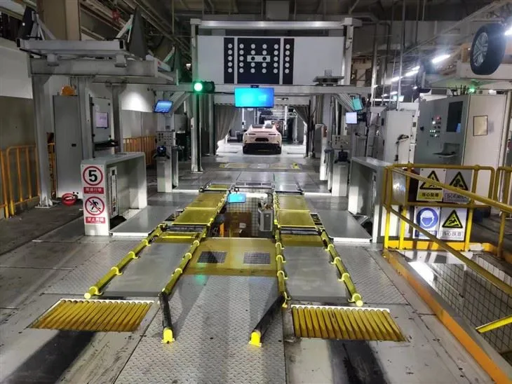 Dynamic Four-wheel Alignment Device